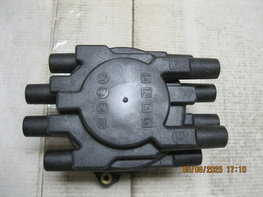 Distributor Cap Standard JH-94 (cap only, no screws)