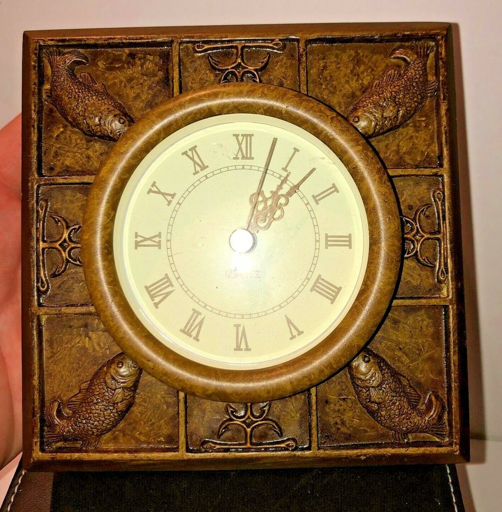 Desk Clock Quartz Fish Design In Storage Box