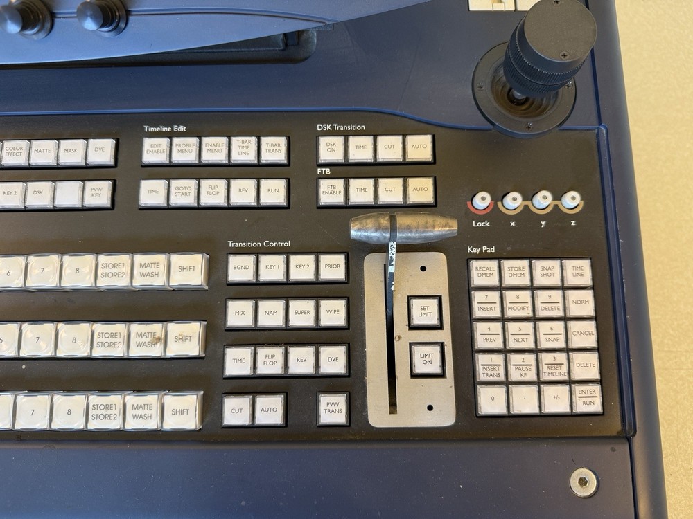 Snell & Wilcox HD 1010 - 8 Input HD switcher - Model CP 1008