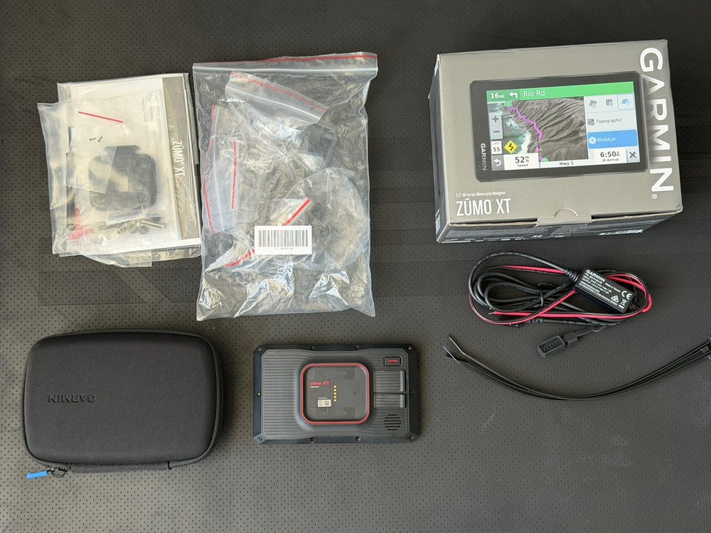 Garmin Zumo XT Motorcycle Sat Nav + Case