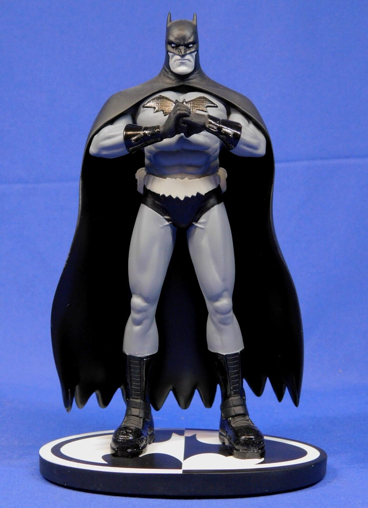 DC DIRECT BATMAN BLACK & WHITE STATUE BY PATRICK GLEASON