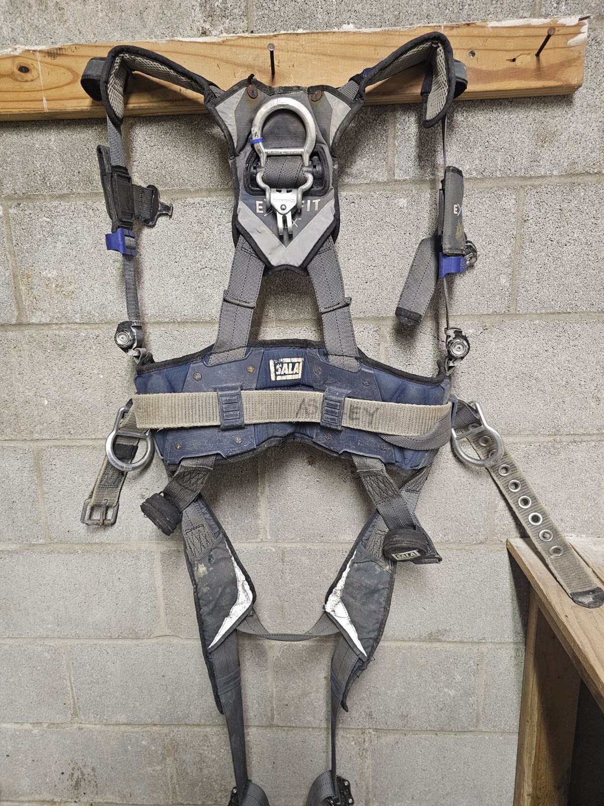 3M DBI-SALA EXOFIT NEX M FULL BODY HARNESS FALL PROTECTION 1140158 L BELT