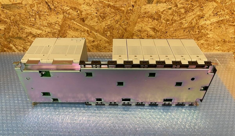 OMRON PA204 SYSMAC C200HE Programmable Controller Sequencer Used Excellent+++