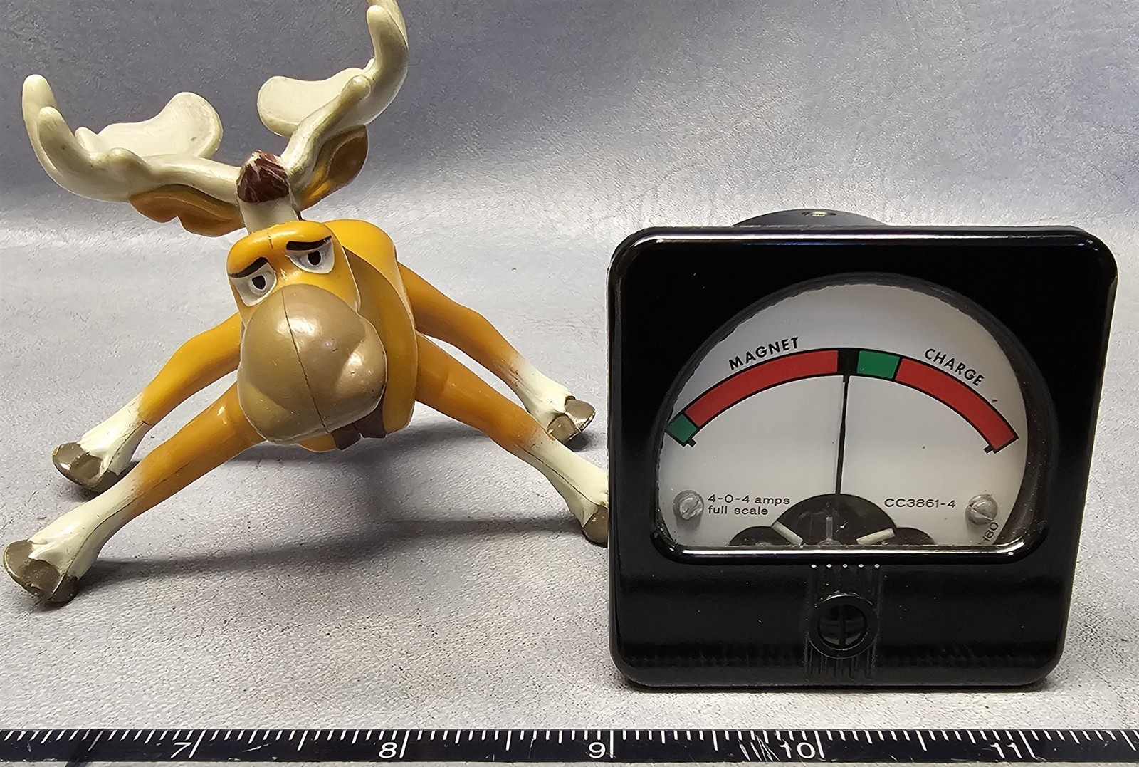 Panel Meter CC3861-4 Full Scale 4-0-4 Amps Magnet / Charge