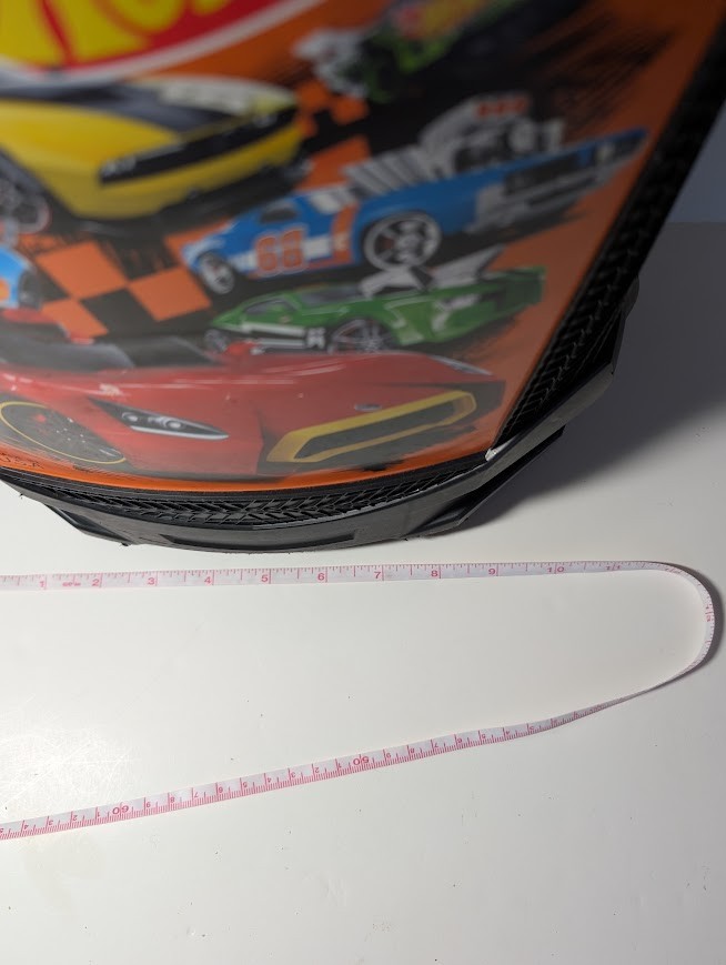 Hot Wheels 100 Car Carrying Case With Rollers & Extendable Handle.