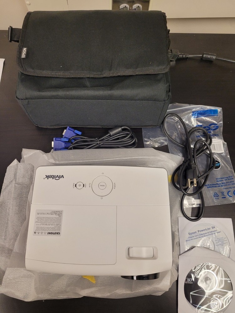 Vivitek D554 DLP Projector 3D Ready HDMI includes Cords, Remote, Case, Software