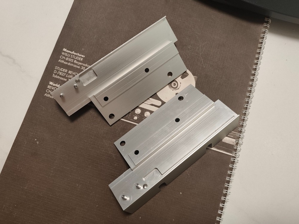 STUDER A710 TAPEDECK Side bracket（a pair）