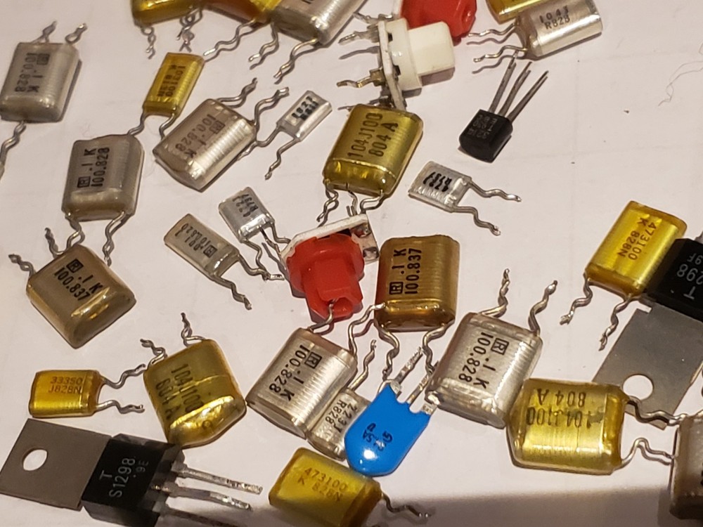 Miscellaneous Heathkit Crystal/ Capacitor Lot