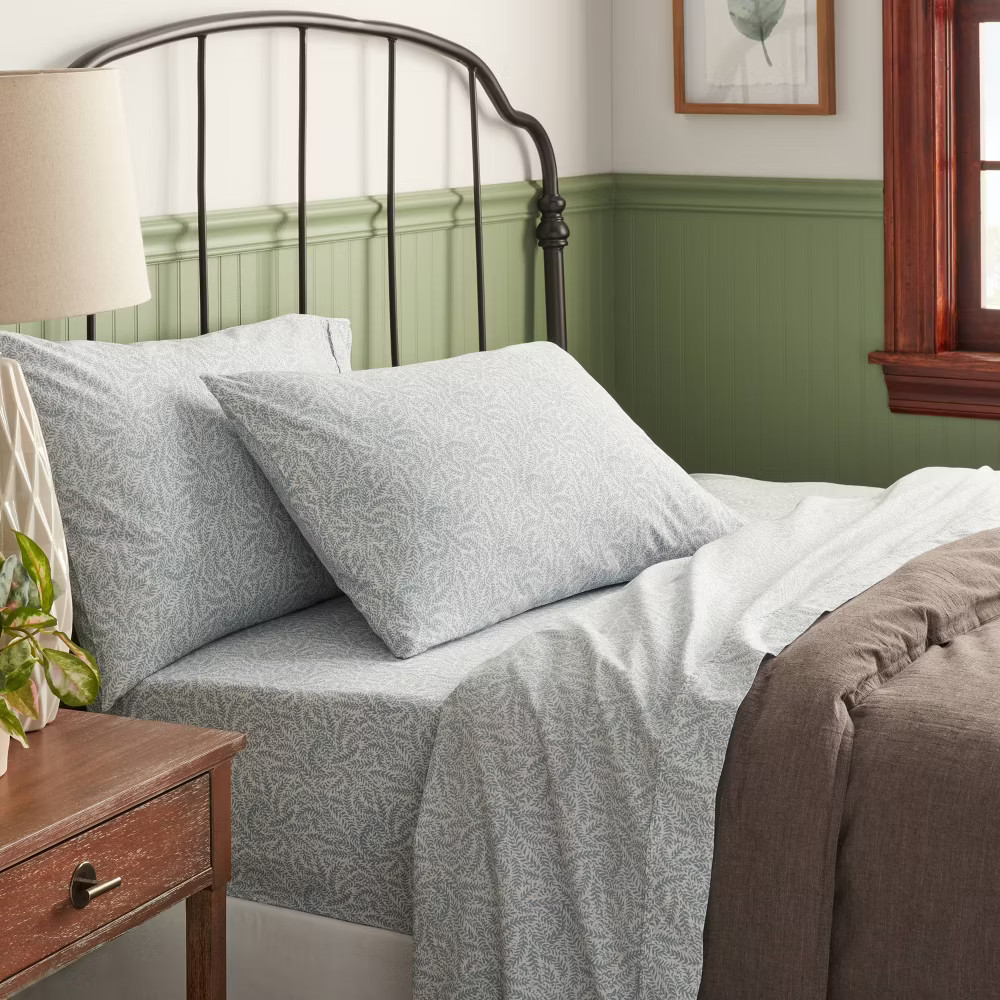 Queen 250 Thread Count Organic Percale Sheet Set Blue Floral - Threshold: