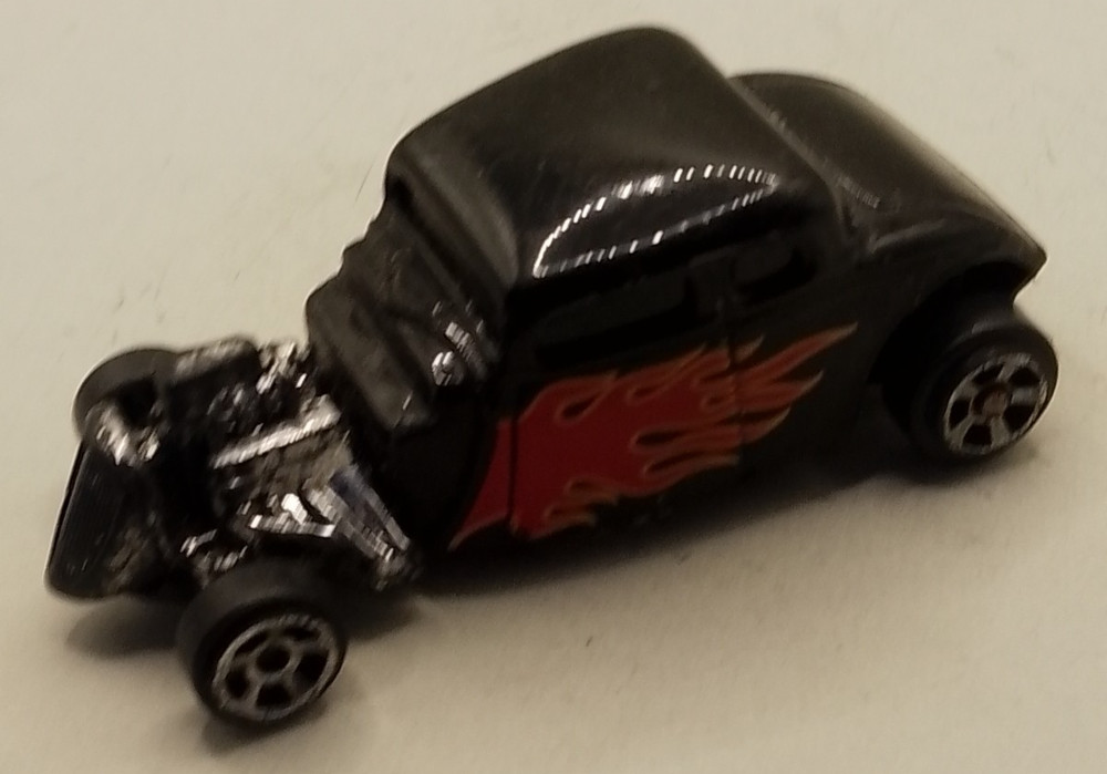 Maisto black Ford Hotrod 1934