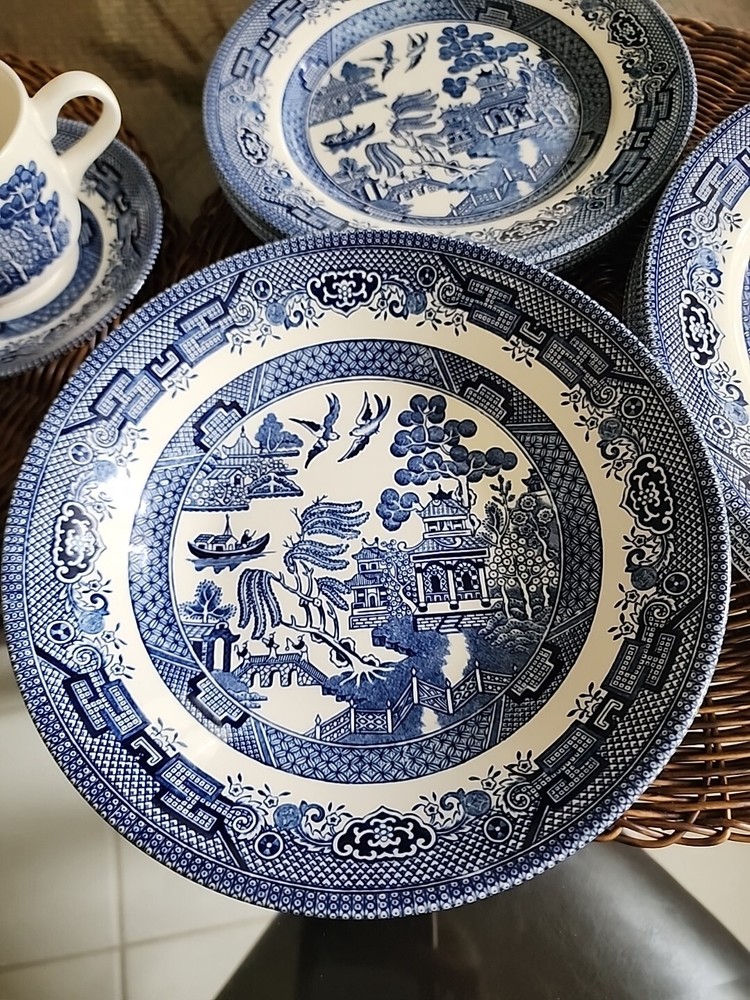 Churchill Blue Willow Set 💙