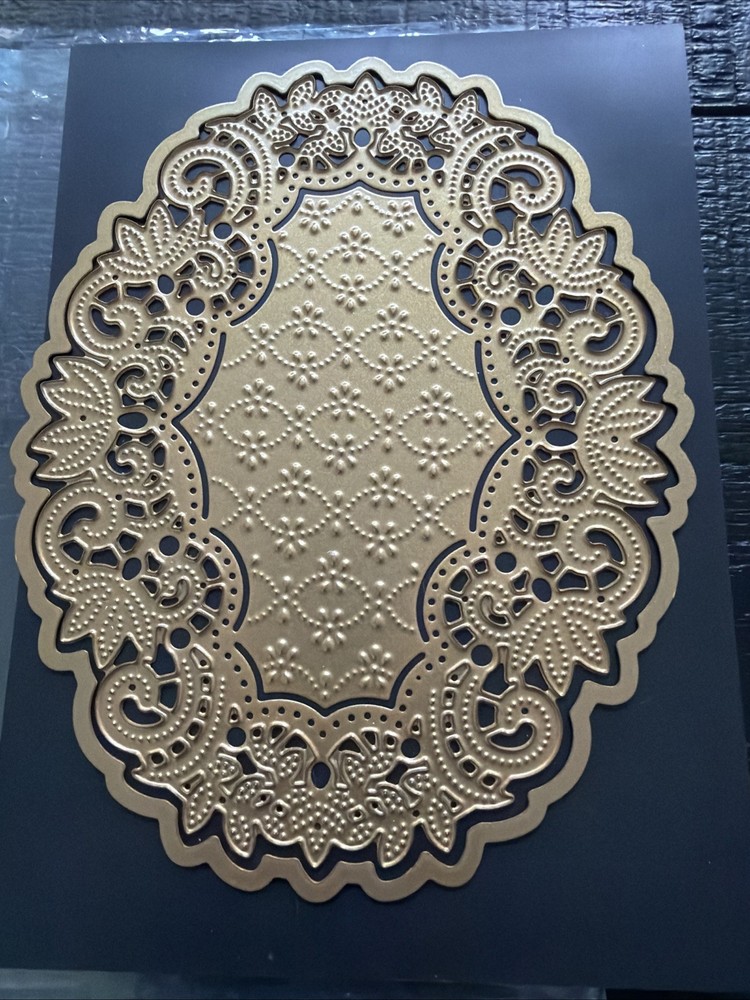 Anna Griffin Lace Edge Die