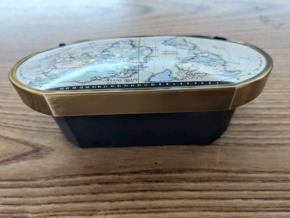 Desktop Safari World Clock/ Calculator