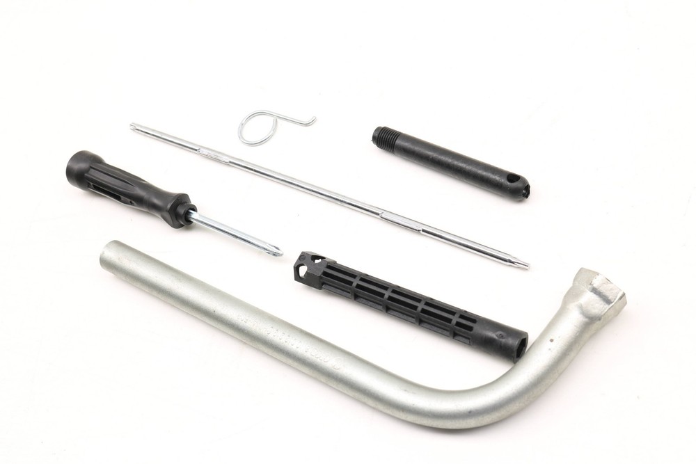 2012-2017 AUDI A6 - TOOL SET