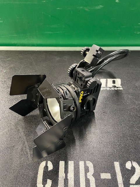 Lowel Pro Light with 1/2 Barn Doors needs bulb