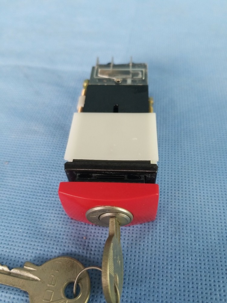 02-199-013 eao Olten Switch with YB1 Key