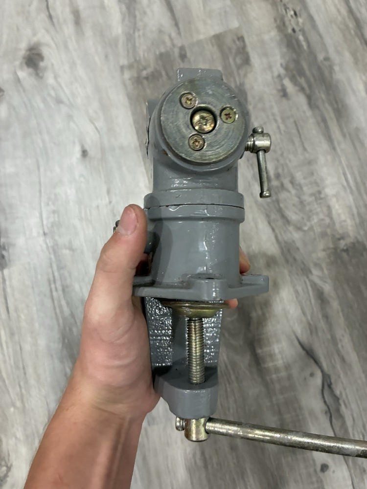 Central Machinery vise