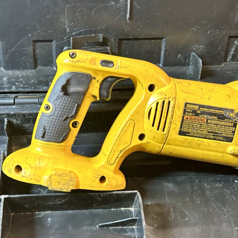Dewalt DW938 Variable Speed Reciprocating Saw 18v with Case