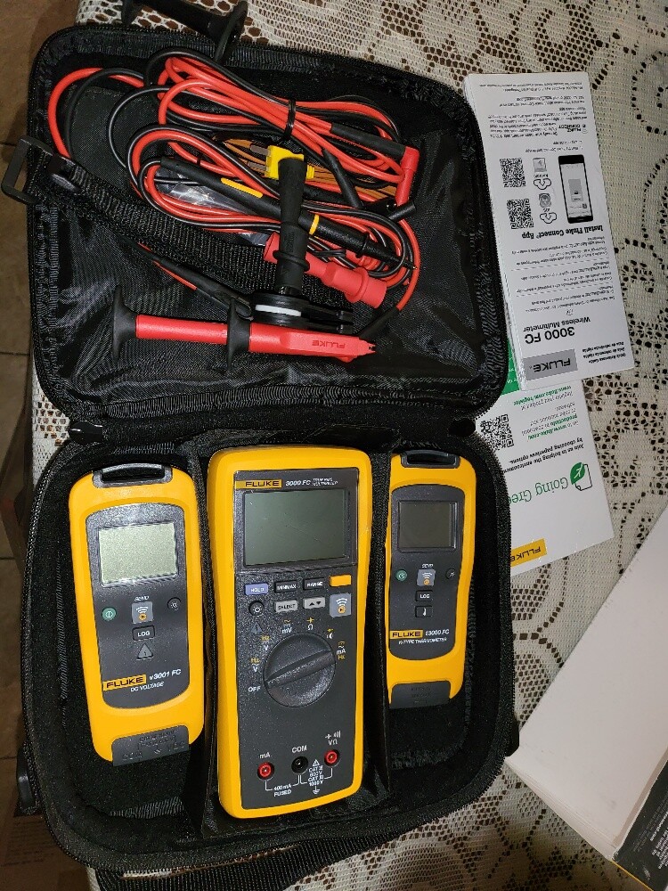 Fluke Digital Multimeter Kit, Automotive, Wireless, AC/DC Voltage, AC/DC Current