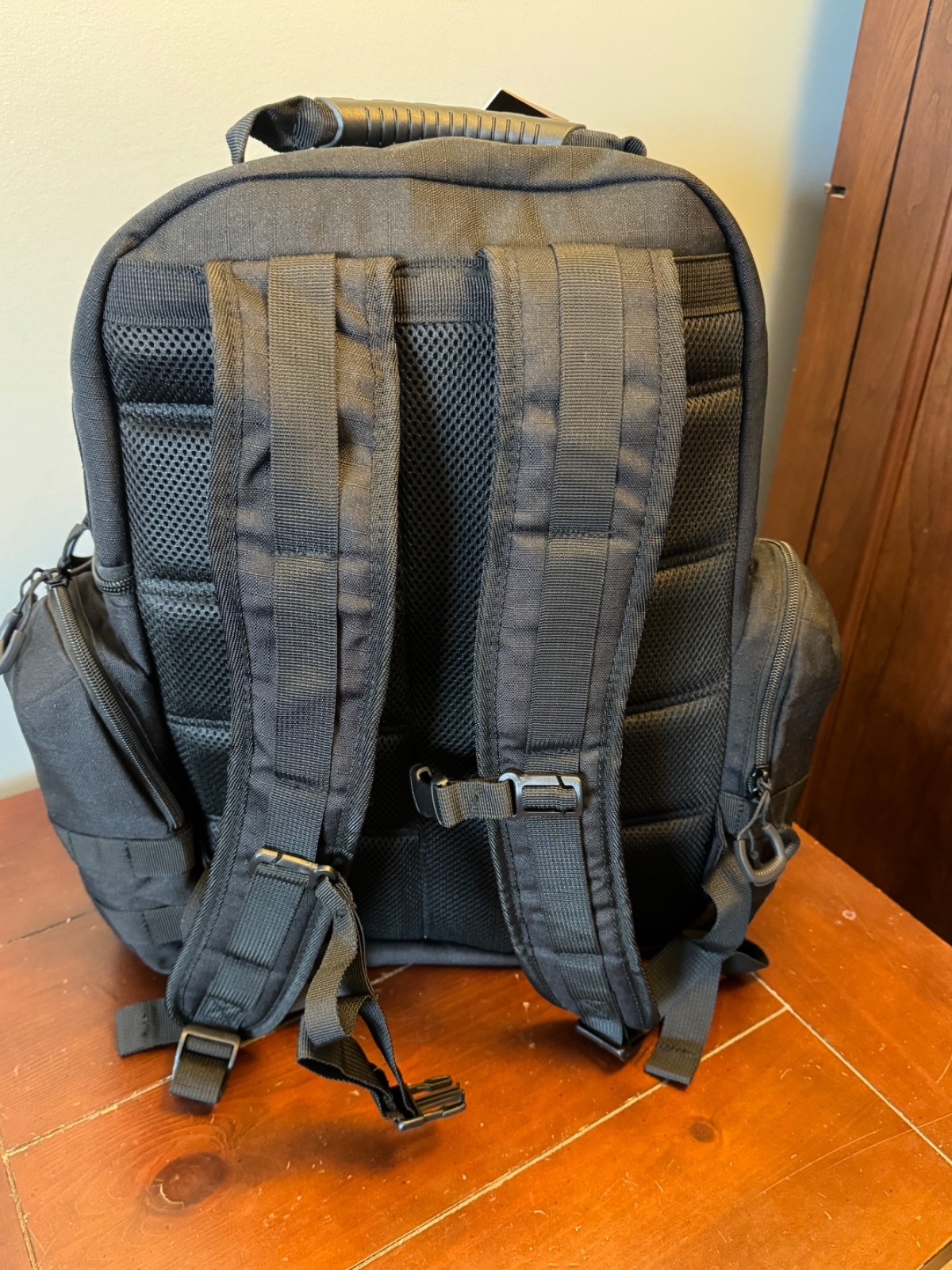 SOG Heavy Duty 3 Pistol Range Tactical Backpack W/3 Gun Cases Brand New w/ Tags