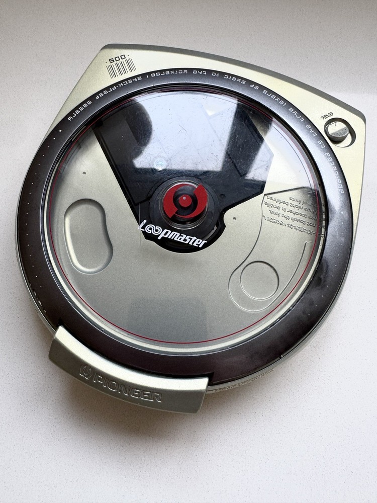 Pioneer Loopmaster Silver  portable cd player fully working discman loop master