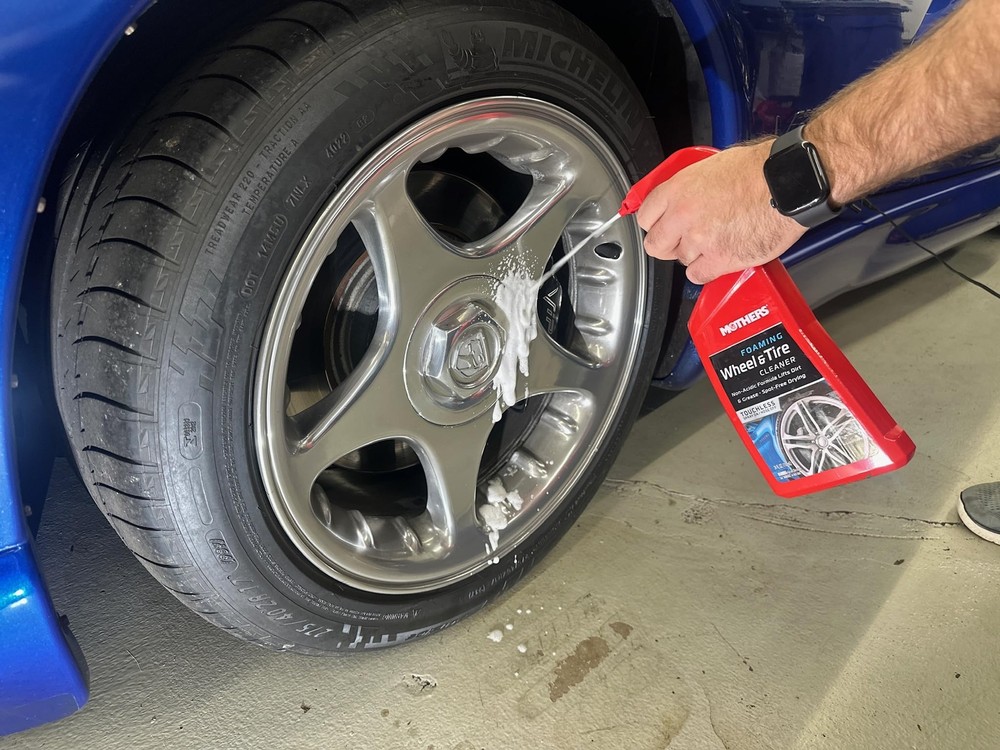 Mothers 05924 Foaming Wheel & Tire Cleaner - 24 oz.