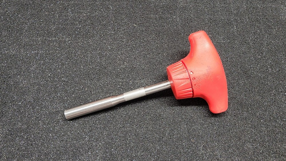 Snap-On Ratcheting T-Handle Screwdriver/Bit Driver - SSDMRT4 Red