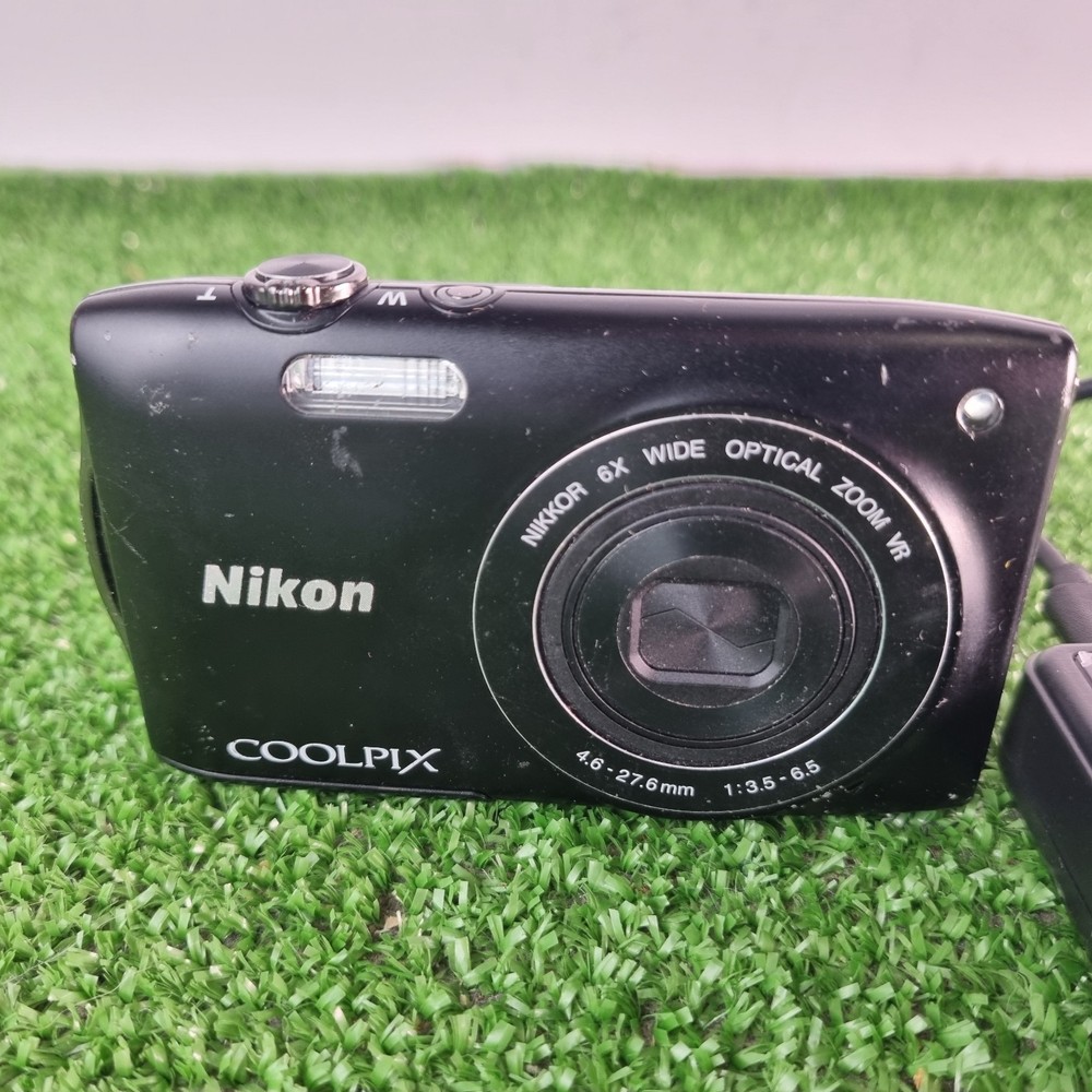 Nikon Coolpix S3300 - 16MP Camera BLACK