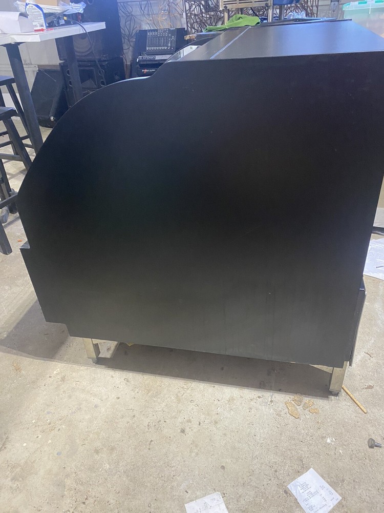 structural concepts self serve refrigerated case