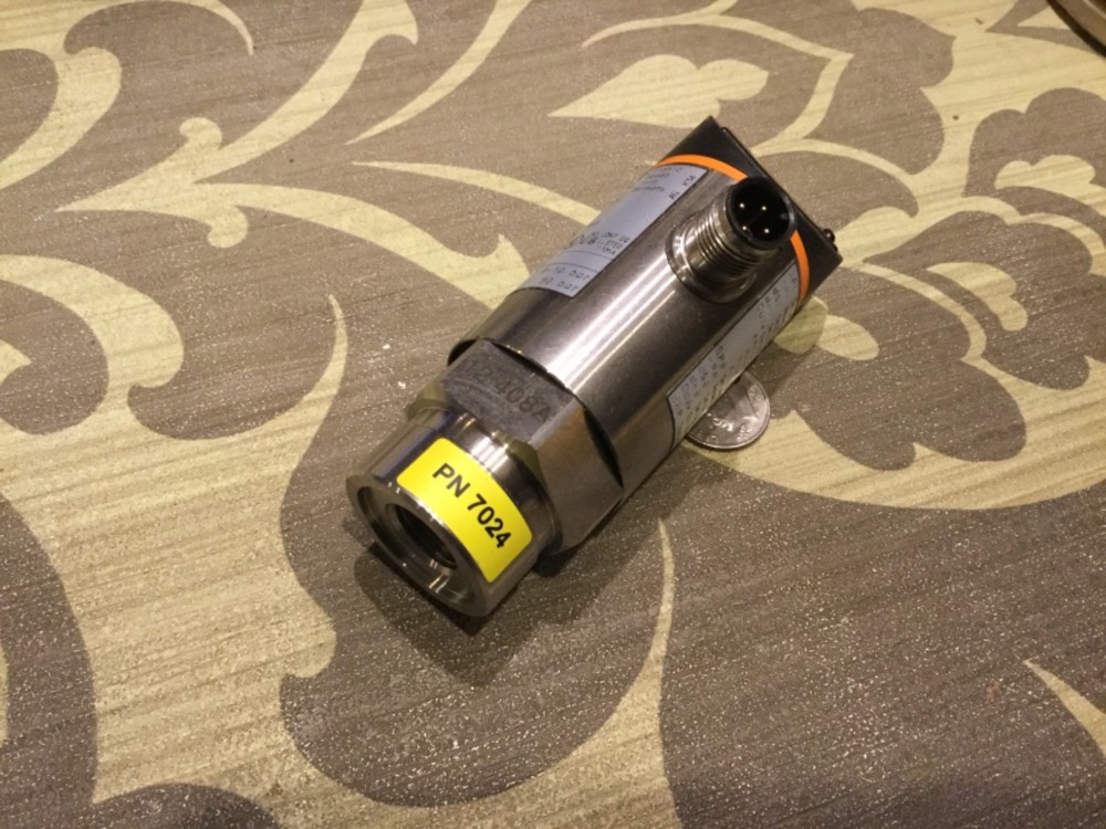 IFM efector digital pressure switch PN7024 sensor automation line process new