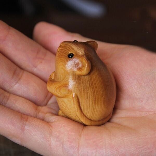 Cliff cypress Wood Carved Figurine Home Desktop Decoration Statue Animal Rat Toy