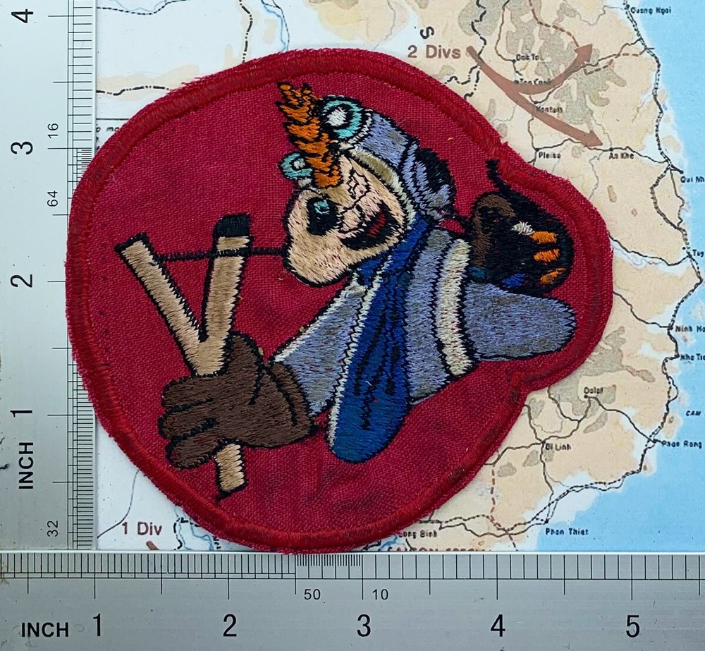 patch , USAAF USAF 450th Bomb Squadron Disney Bully Flight Patch , t7-991