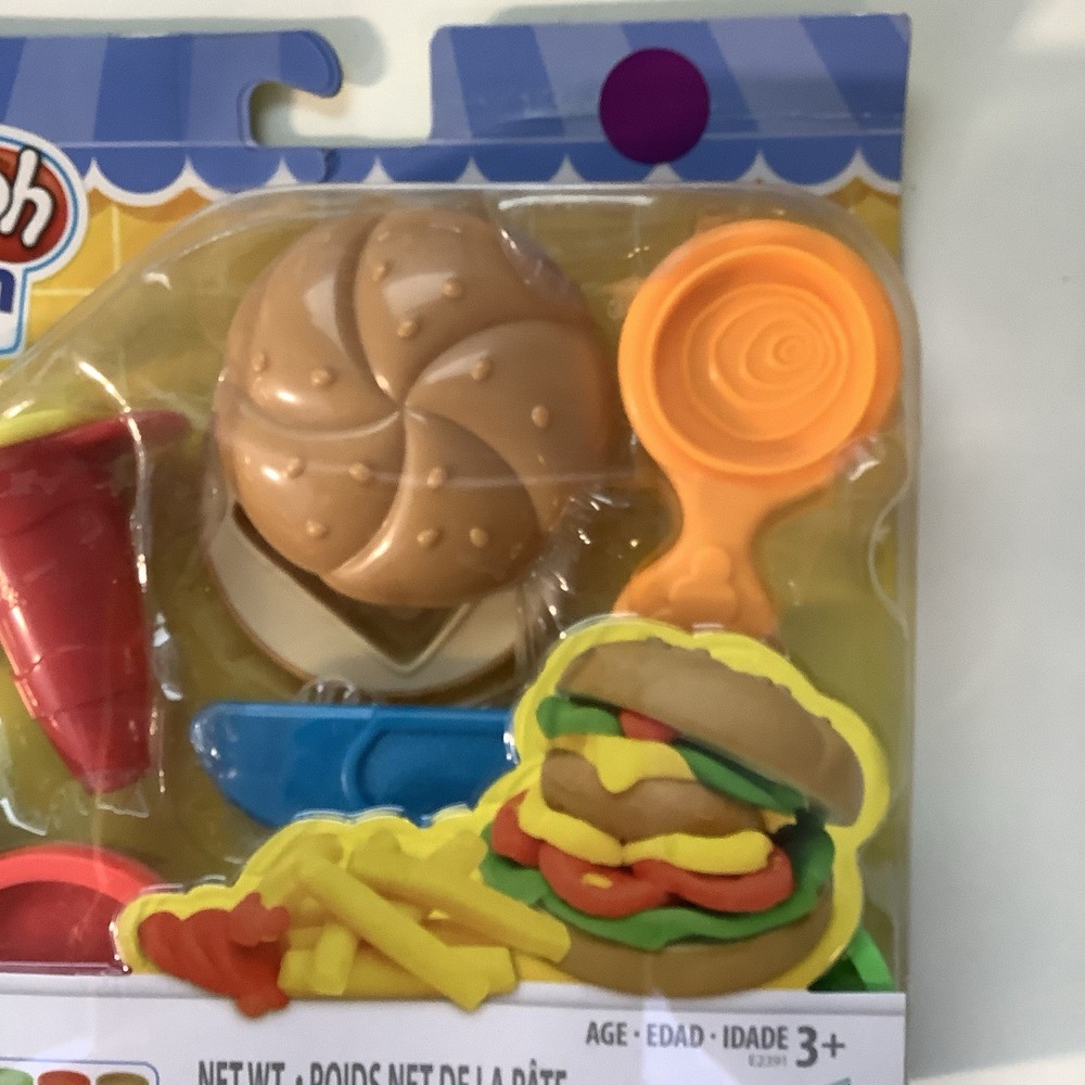 Play-Doh Kitchen Creations Burger Bash Set New In Box