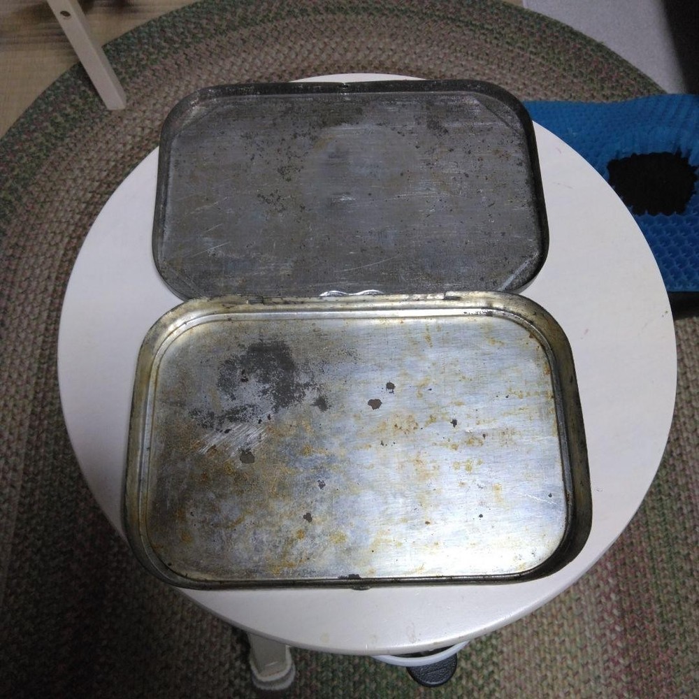 Showa retro blue spring can tin case