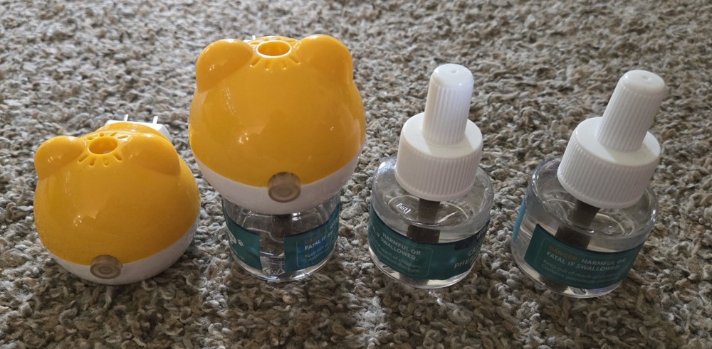Woyamay Cat Calming Pheromone Diffiser Kit ***partially used***