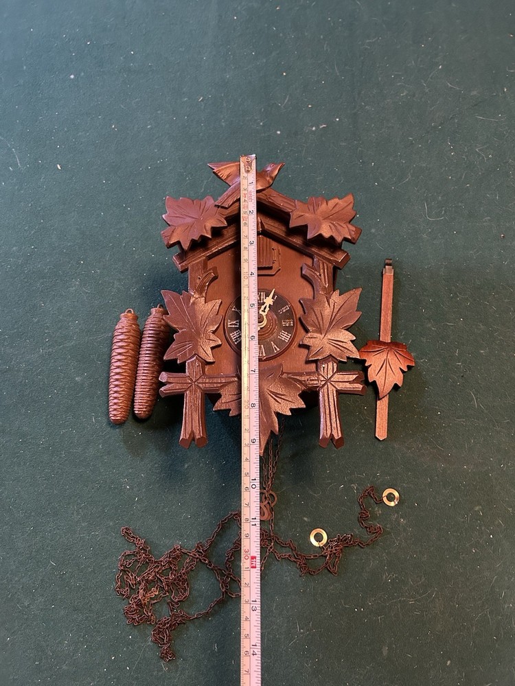 VINTAGE GERMAN CUCKOO CLOCK -RUNS