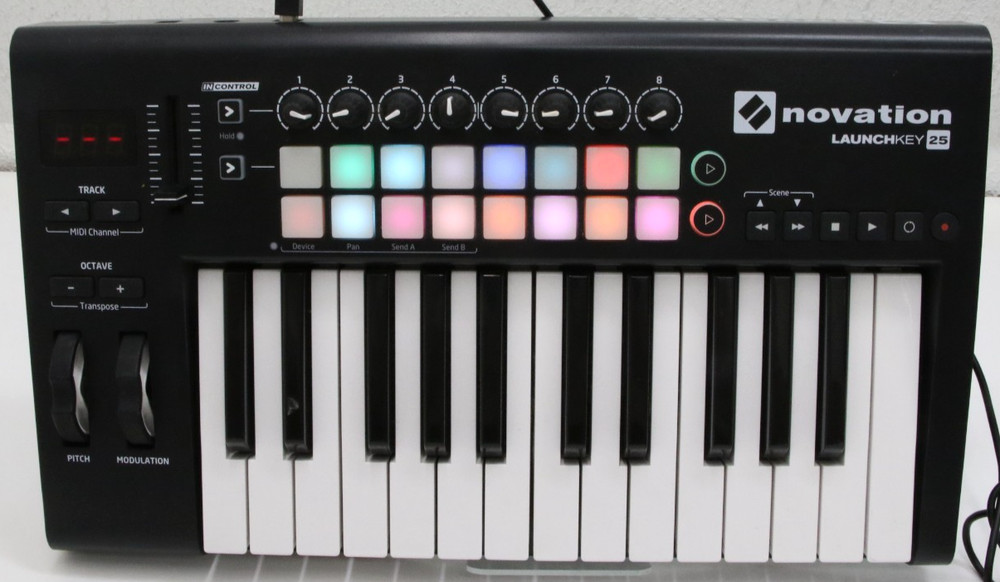 Novation Launchkey 25 Mk2 Midi Keyboard Controller *READ*