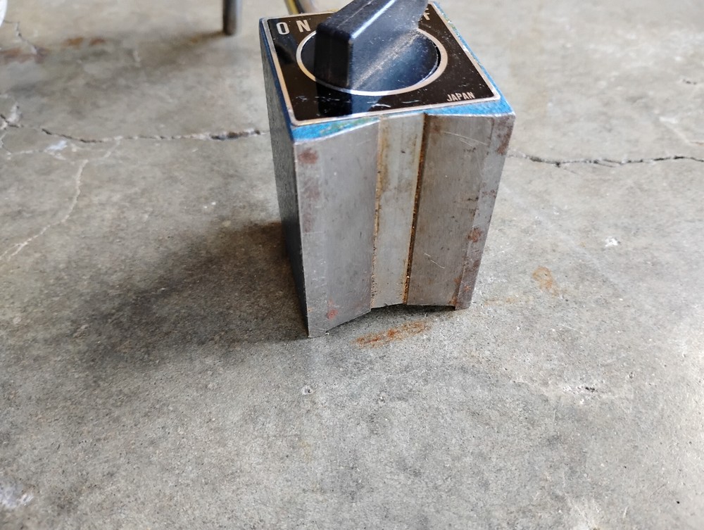 Central Tools Magnetic Base & Arm Adjustable Swivel Post Rod