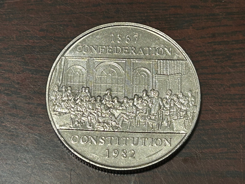 HISTORICAL 1867 CONFEDERATION / CONSTITUTION CANADIAN DOLLAR - DATED 1982
