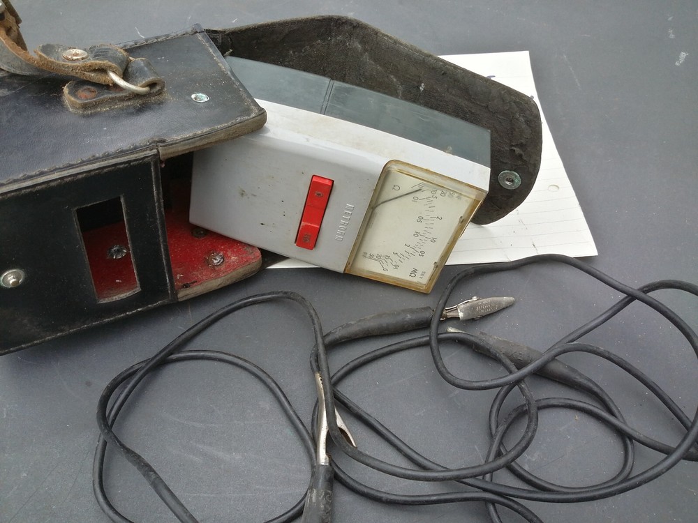 Vintage electrical Metrohm Ohm meter NOT WORKING