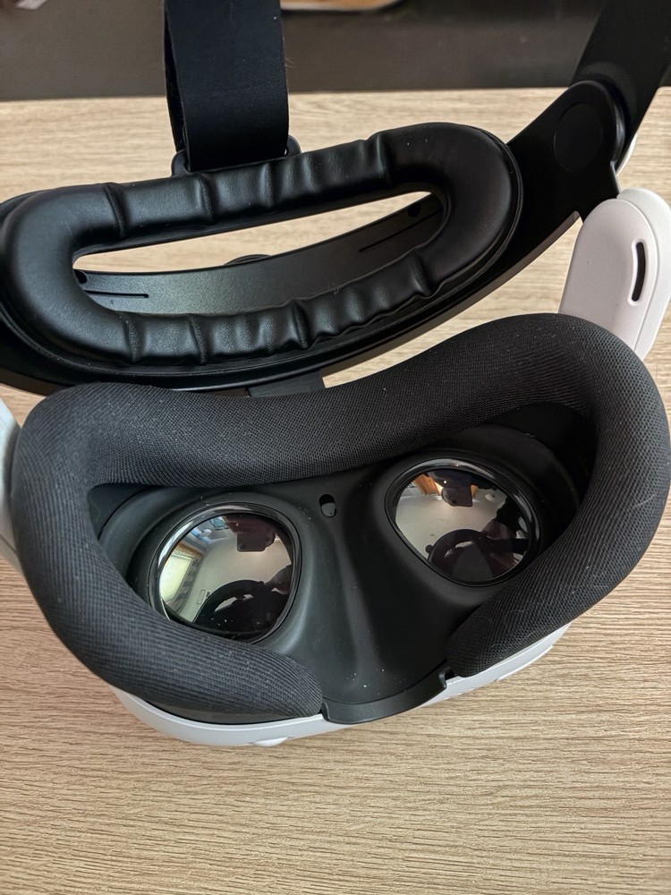 Meta Quest 3 Virtual Reality Headset 512GB w/ Battery Strap
