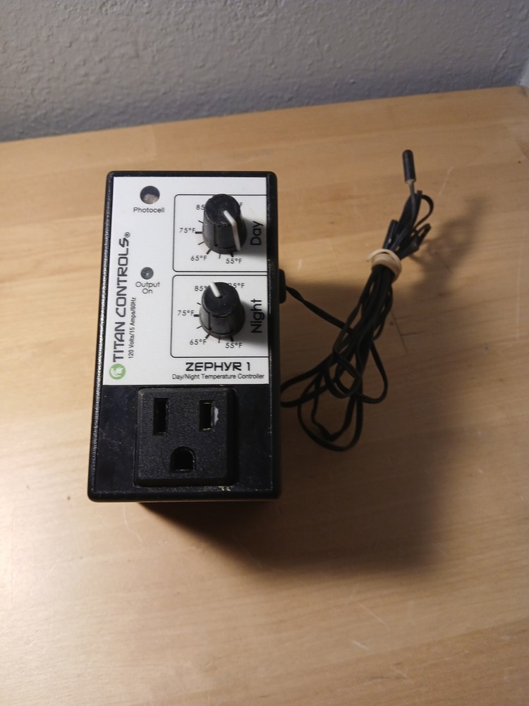 Titan Controls 702630 Zephyr 1 Day & Night Temperature Controller