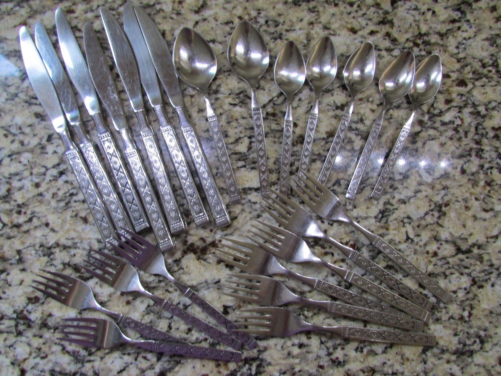ONEIDA DISTINCTION LIBSON STAINLESS SILVERWARE FLATWARE SET 24 PCE FREE SHIP