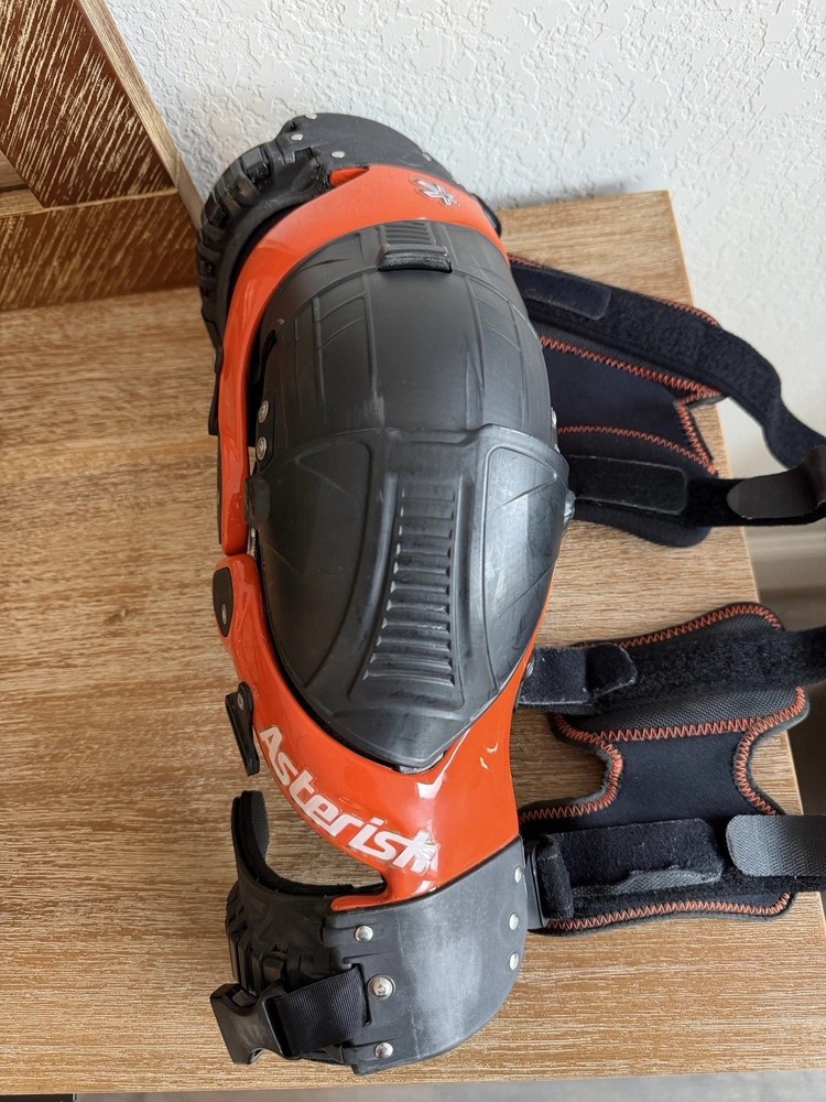Asterisk Ultra Cell 3.0 Knee Braces, Size Small, Orange, Used