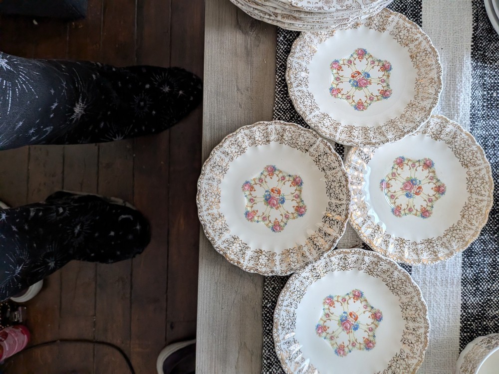 Complete Set Of Vintage Sebring Dinnerware