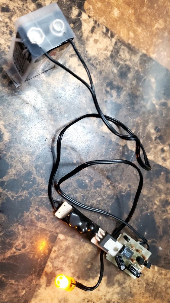 Ram Track Single Adjustment Rate Strobe Light 9 Volt