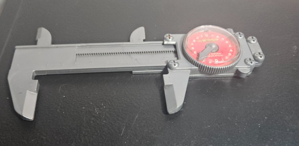 MY WORKSHOP. MEASURING TOY CLAMP. SHOCKPROOF.