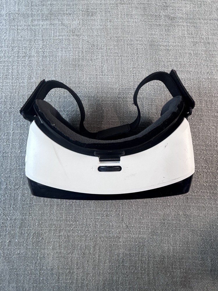 Samsung Gear VR Oculus headset Good Condition