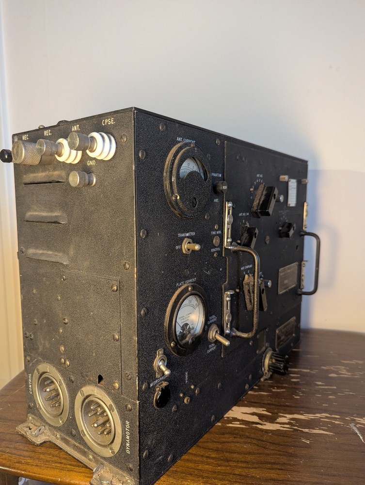 WWII Era Signal Corps BC-223-AX Radio Transmitter w/ TU-17-A Tuning Unit Vintage