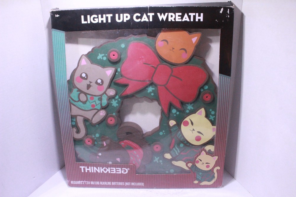 Thinkgeek Light Up LED Cat Wreath Christmas Xmax 2018